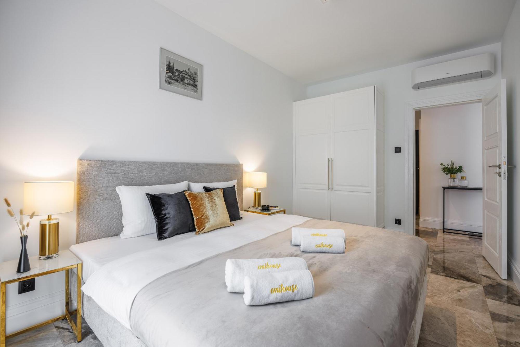 Emihouse Riverside Premium Apartments & Free Parking Жешов Екстериор снимка