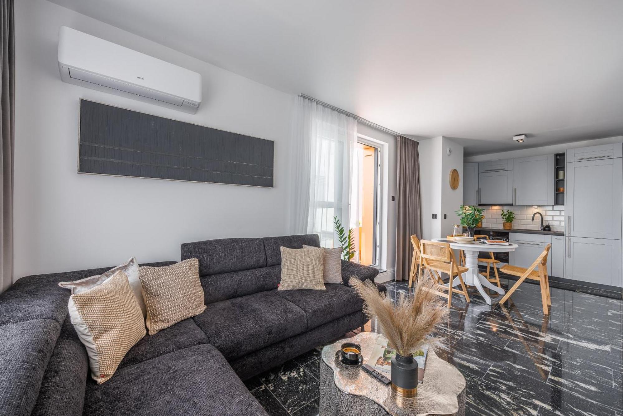 Emihouse Riverside Premium Apartments & Free Parking Жешов Екстериор снимка
