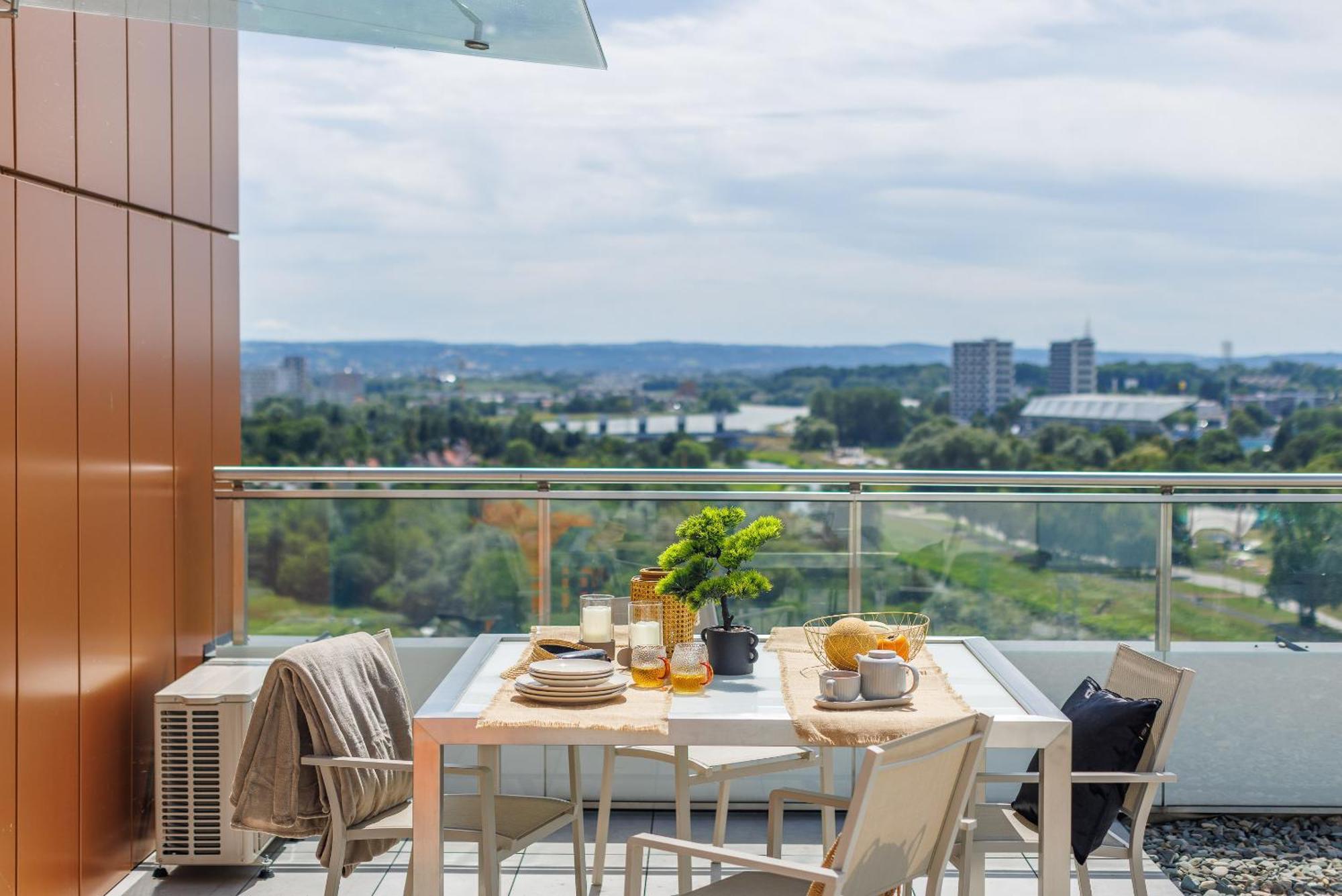Emihouse Riverside Premium Apartments & Free Parking Жешов Екстериор снимка