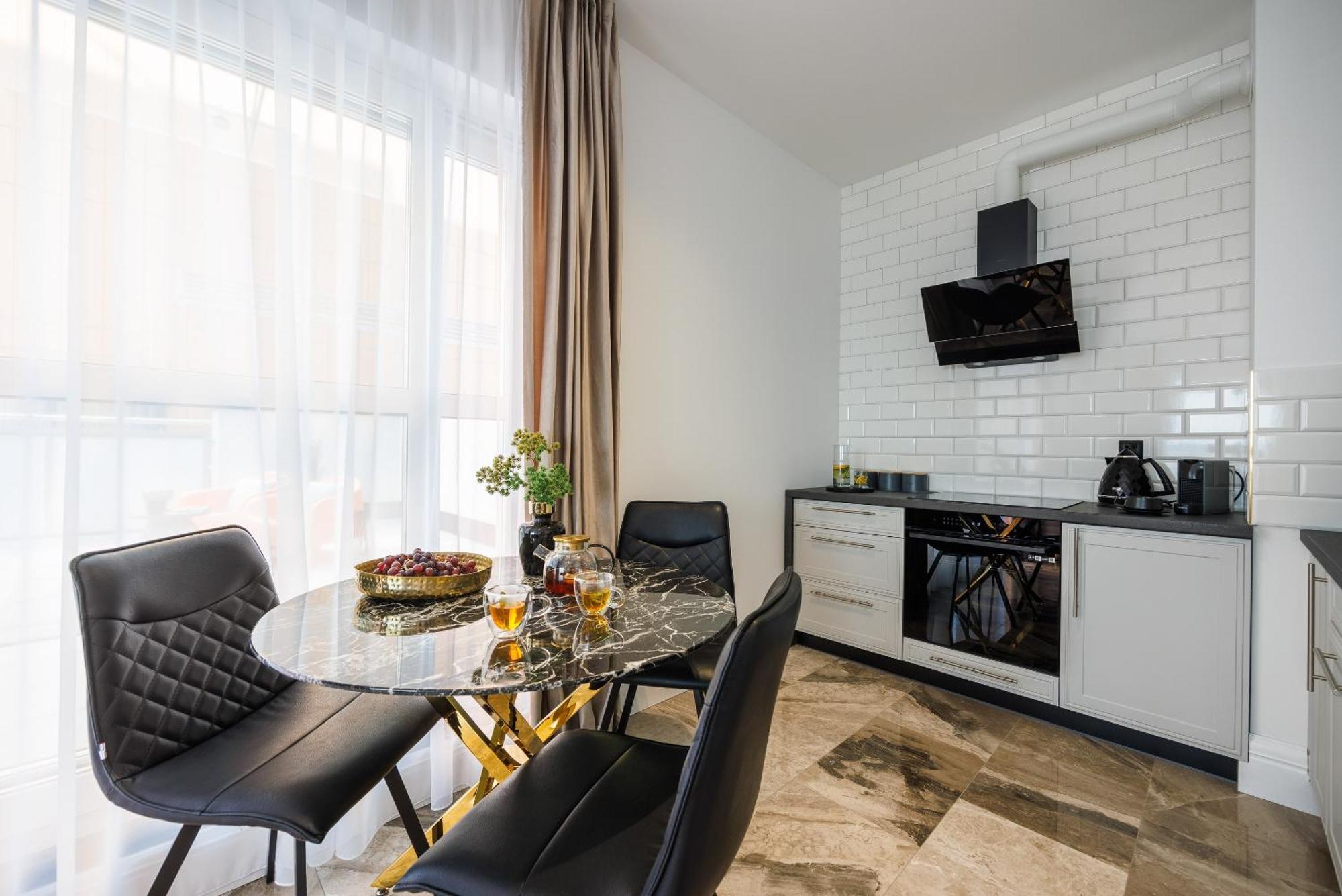 Emihouse Riverside Premium Apartments & Free Parking Жешов Екстериор снимка