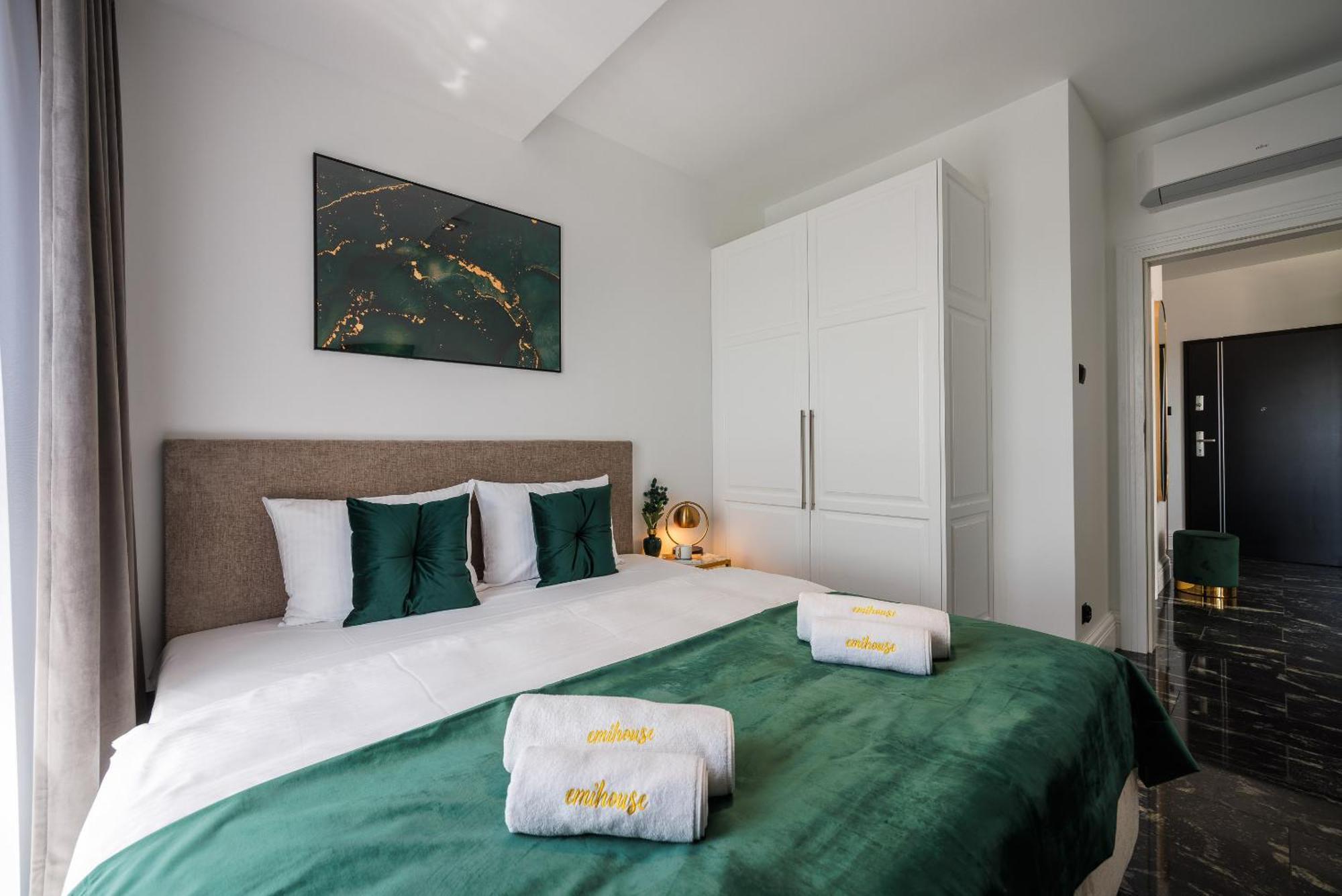 Emihouse Riverside Premium Apartments & Free Parking Жешов Екстериор снимка